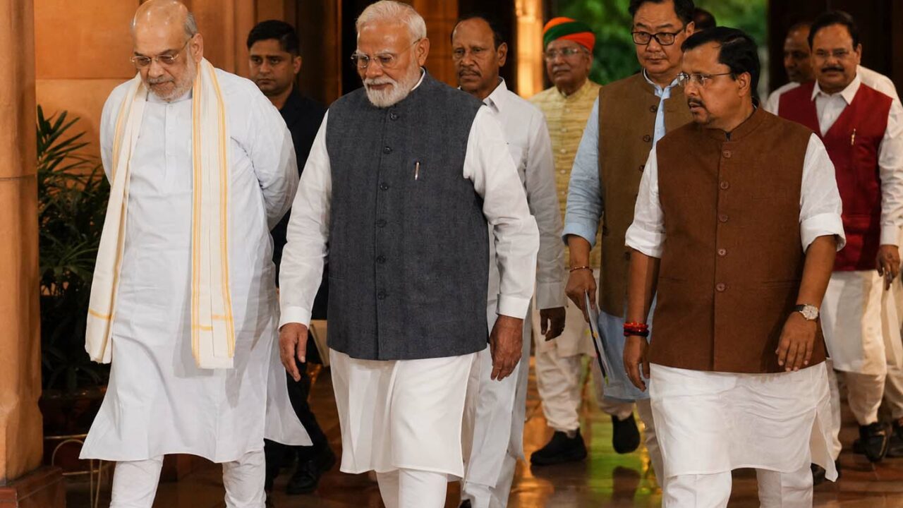 NEET पेपर लीक पर मोदी का संदेश: छात्रों के भविष्य से खिलवाड़ नहीं होने देंगे