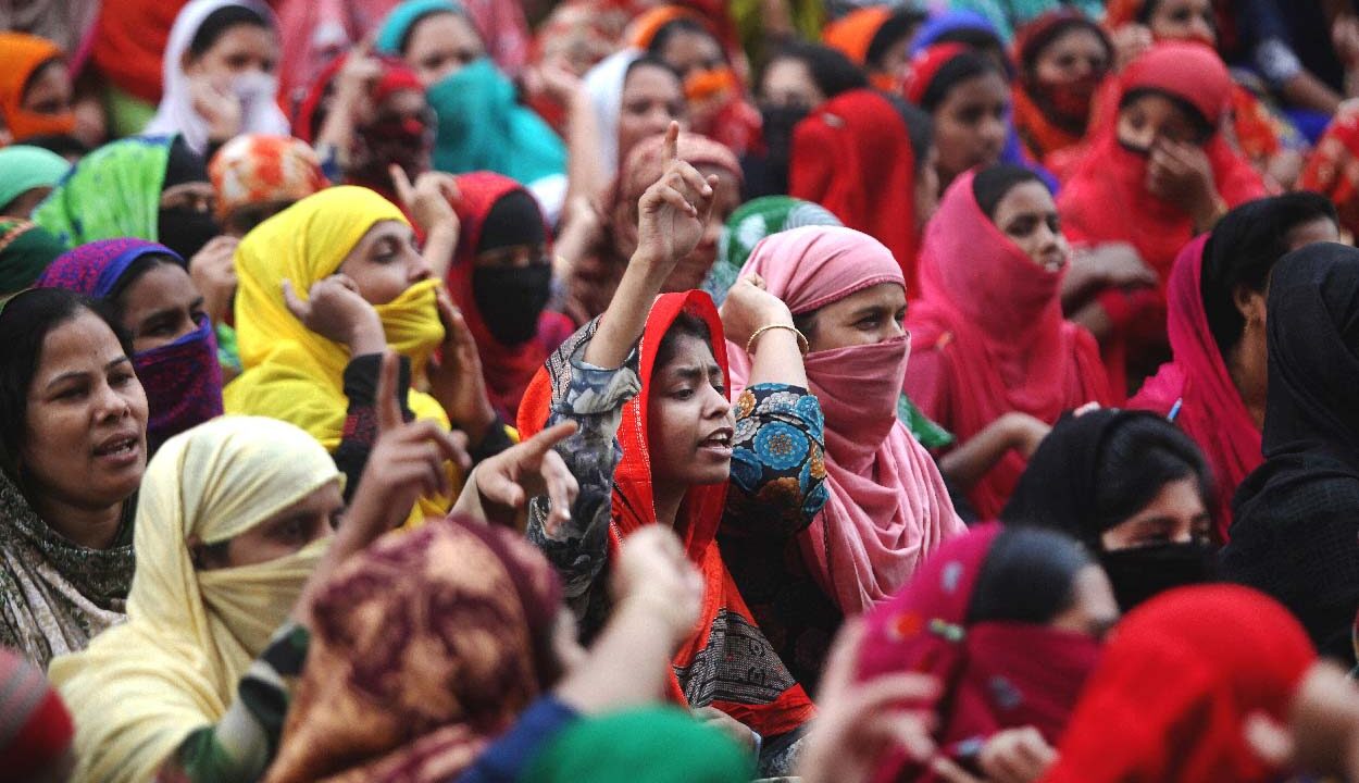 शिक्षा मंत्री के इस्तीफे के बाद ‘कॉकरोच’ आंदोलन खत्म